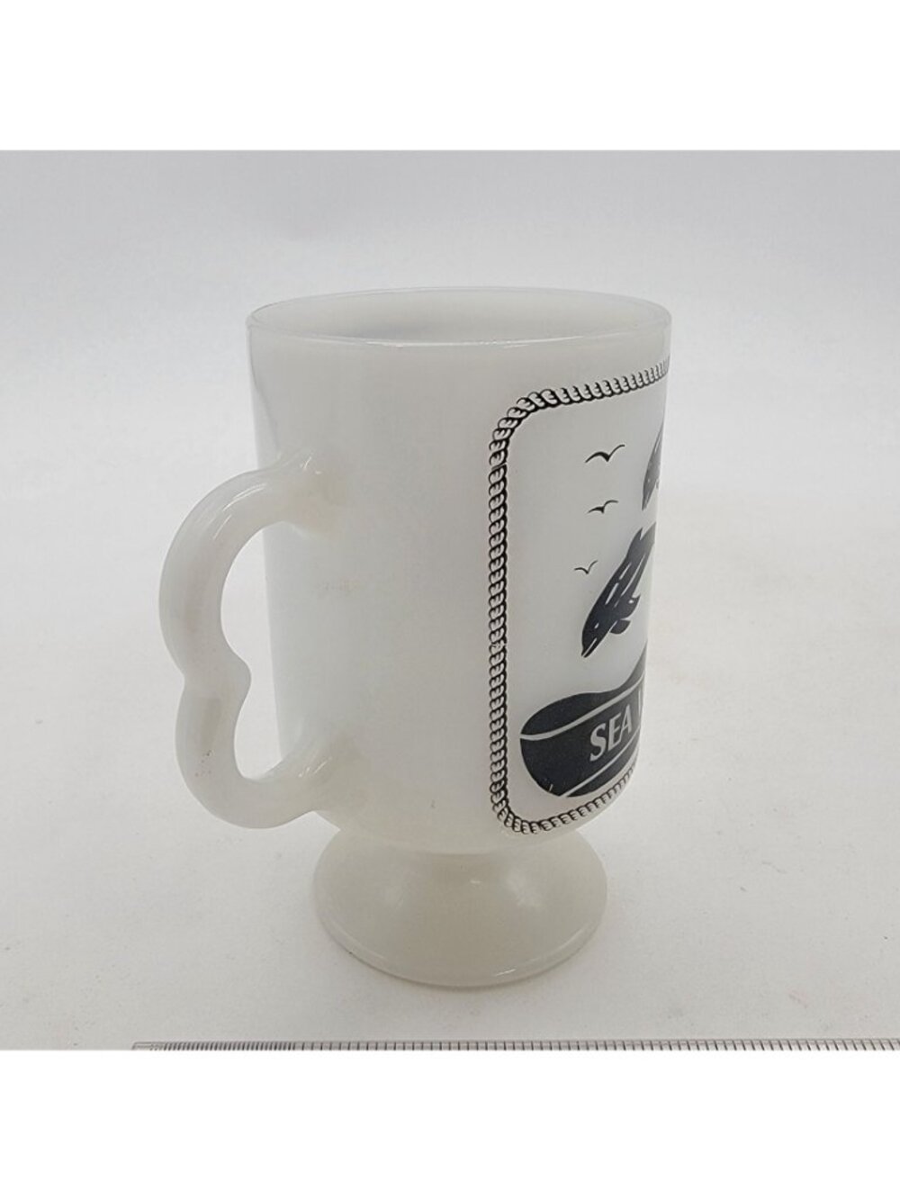 Vintage Sea World Footed Milk Glass Mugs Set Of 2 With Orca Whale Design - Picture 5 of 9